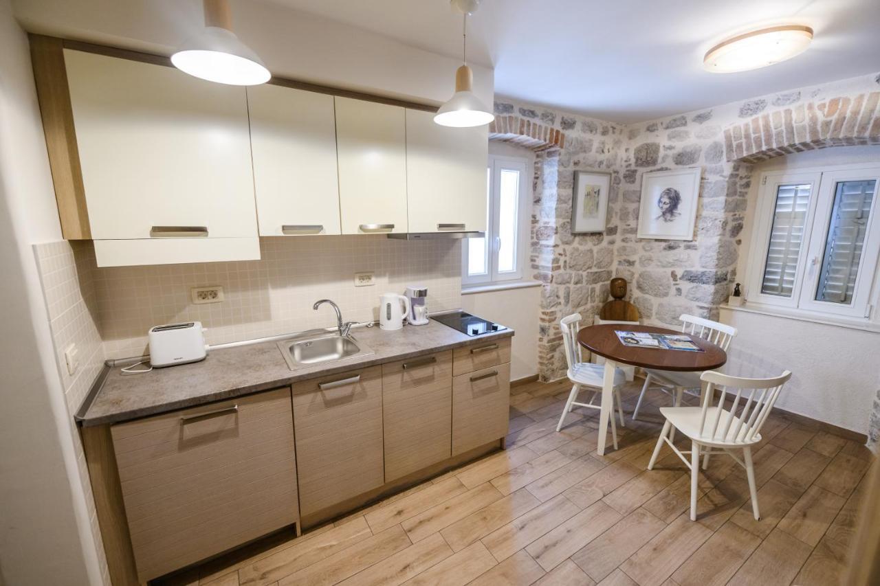 Apartmani Art Karampana Kotor Luaran gambar
