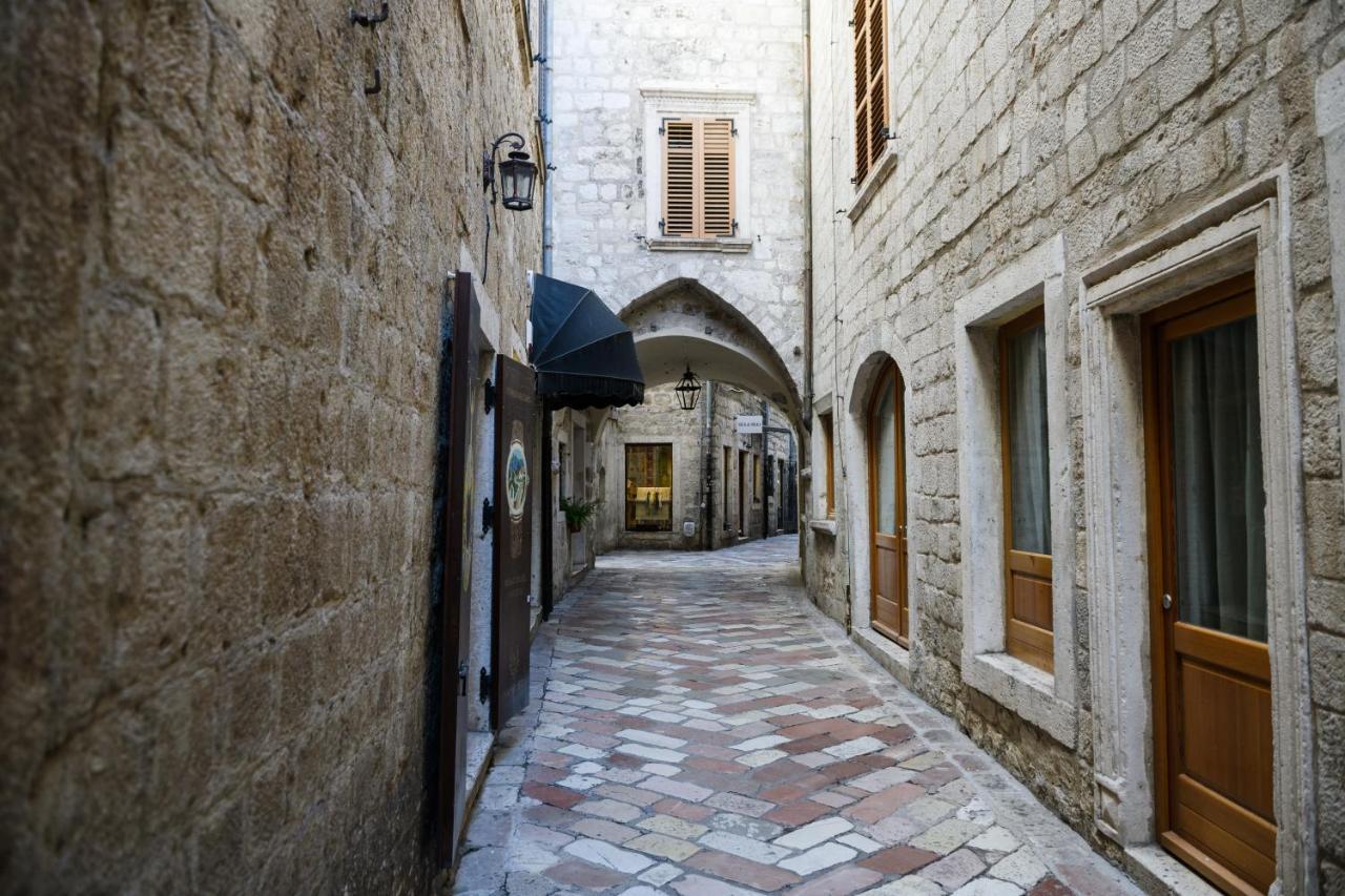 Apartmani Art Karampana Kotor Luaran gambar