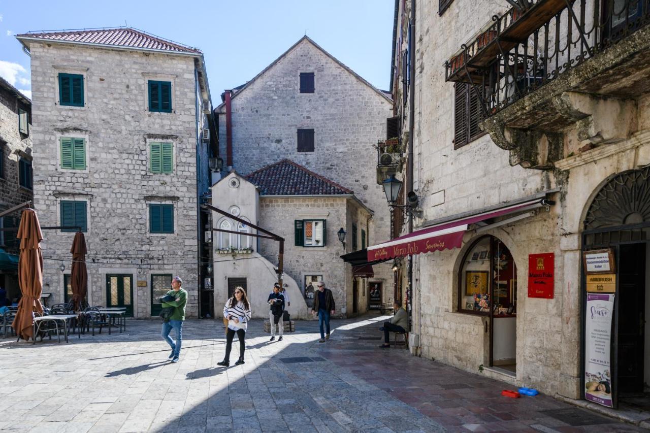 Apartmani Art Karampana Kotor Luaran gambar