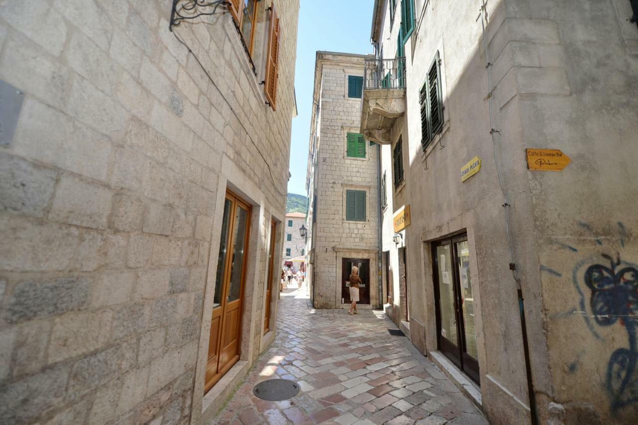 Apartmani Art Karampana Kotor Luaran gambar